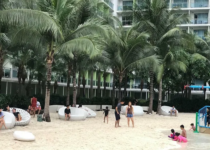 Azure Miami Apartahotel