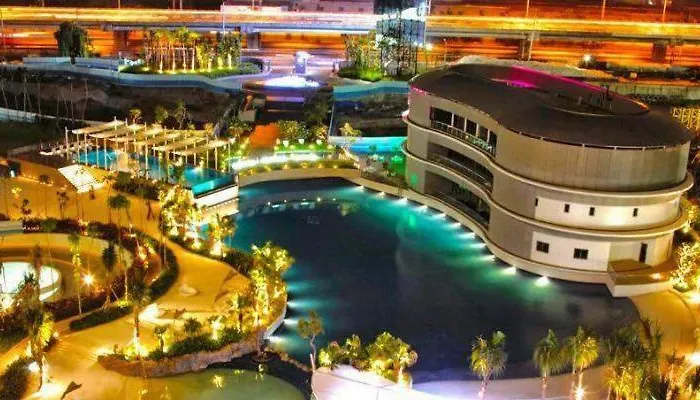 Azure Miami Apartahotel