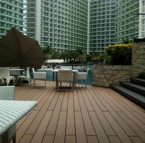Azure Miami 4* Manila