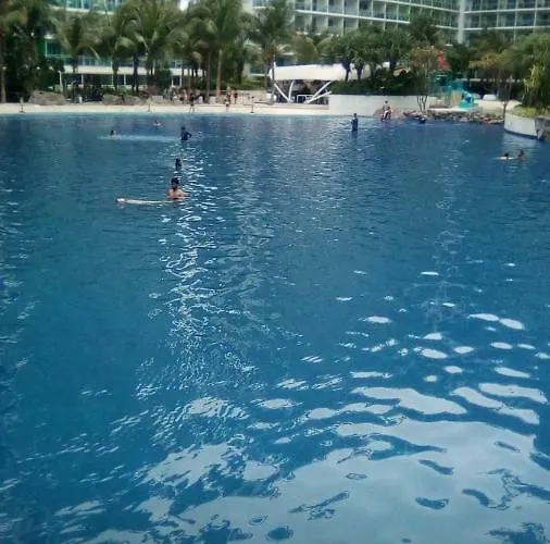 Azure Miami Apartahotel