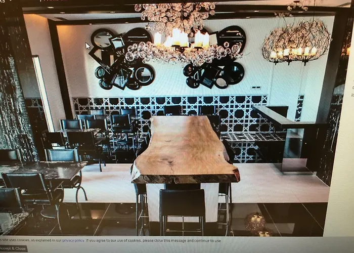 Apartahotel Azure Miami 4*